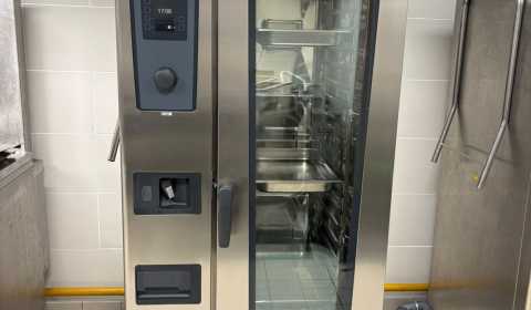 Installation d’un four mixte iCombi Classic 20 niveaux Gaz de marque Rational dans un lycée de l'Isère
