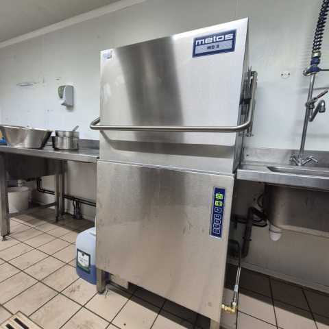 Installation d'une machine à capot WD 08 de marque METOS chez MAISON GARRAT, traiteur lyonnais