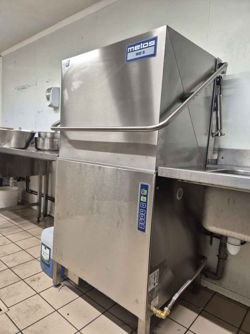 Installation d'une machine à capot WD 08 de marque METOS chez MAISON GARRAT, traiteur lyonnais